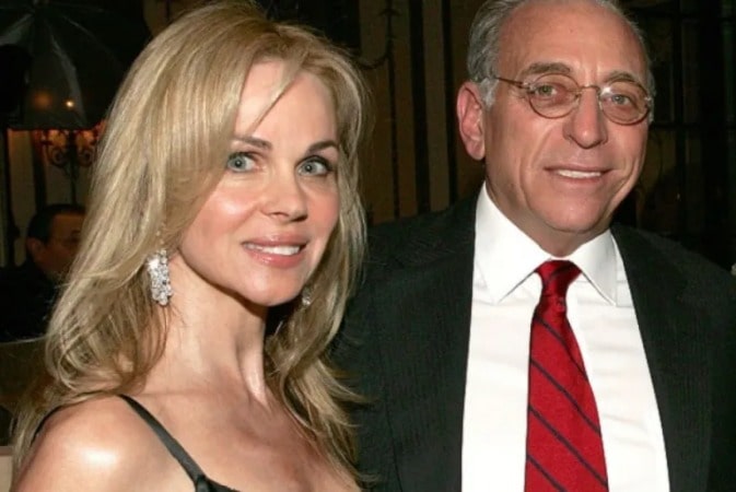 Picture of  Claudia Heffner Peltz with her husband Nelson Peltz with a beautiful smile